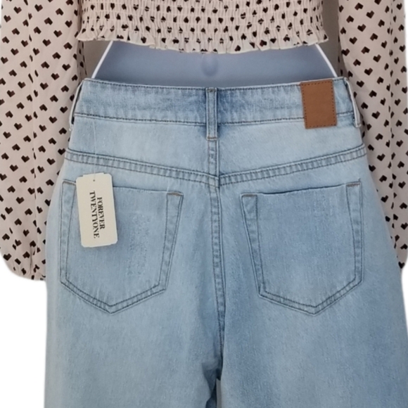 Forever 21 Destroyed Distressed High Rise Boyfriend Jeans Light Wash Size Small. - Picture 7 of 8